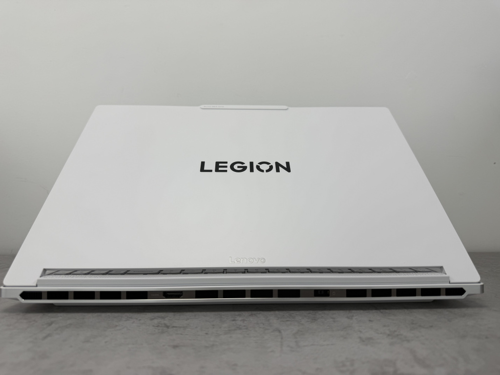 Задняя панель Lenovo Legion 7a
